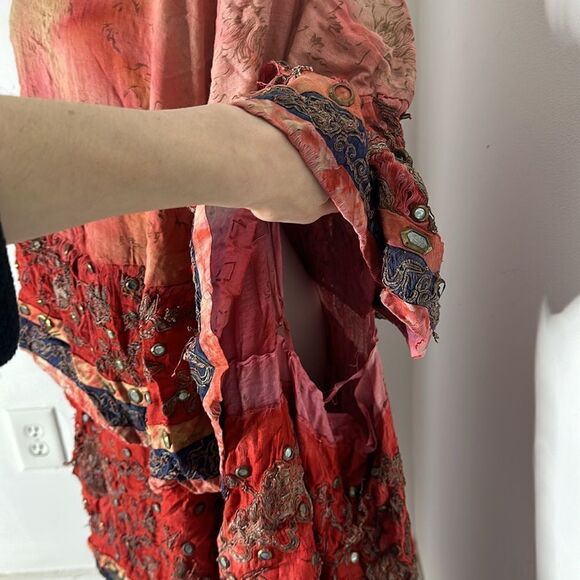 Ethnic Antique Ceremonial Museum Worthy Garment - Picture 5 of 14